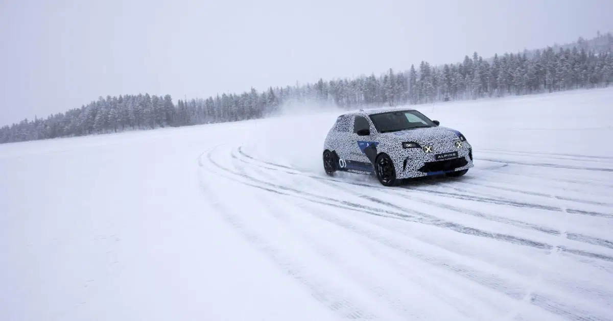 Alpine A290, l’elettrica sportiva di Renault R5 completa i test sulla neve (5)