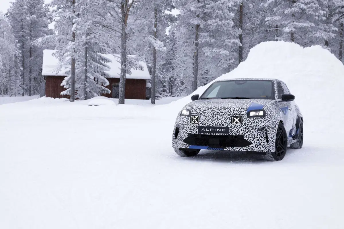 Alpine A290, l’elettrica sportiva di Renault R5 completa i test sulla neve (6)