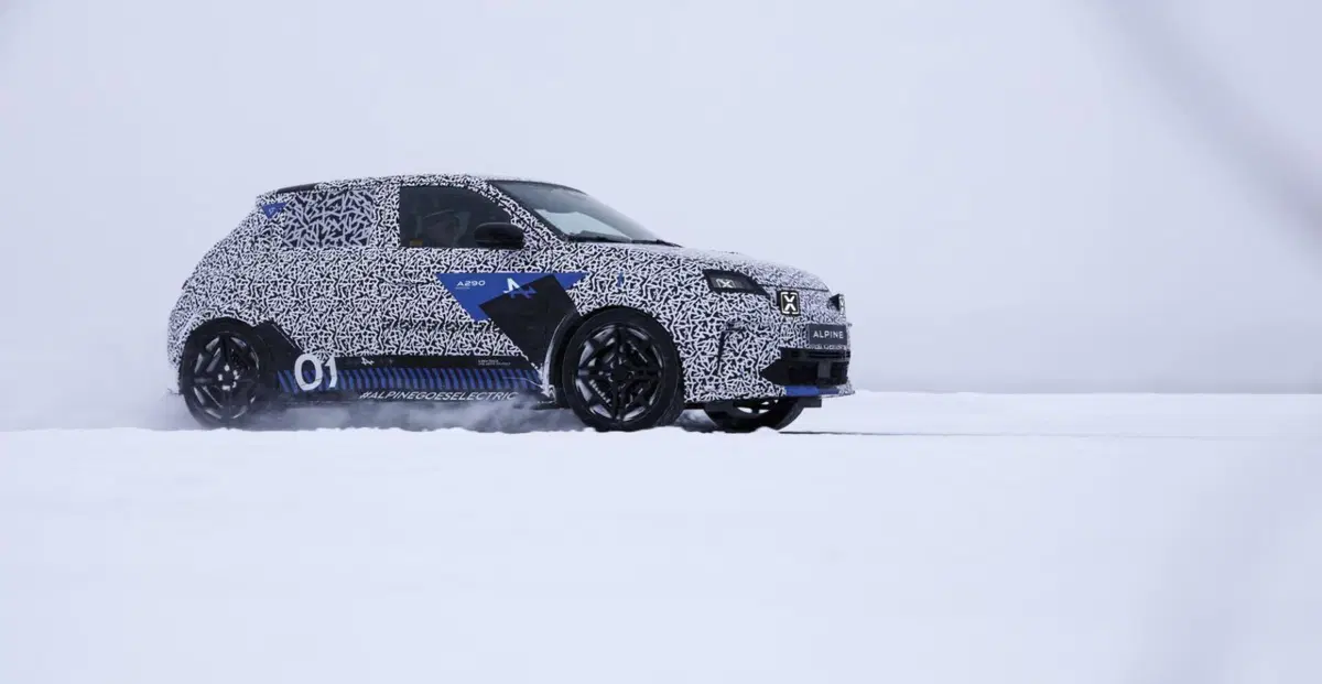 Alpine A290, l’elettrica sportiva di Renault R5 completa i test sulla neve (15)