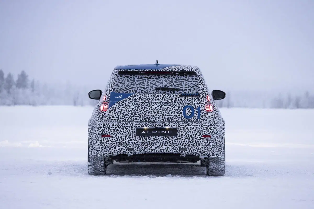 Alpine A290, l’elettrica sportiva di Renault R5 completa i test sulla neve (17)