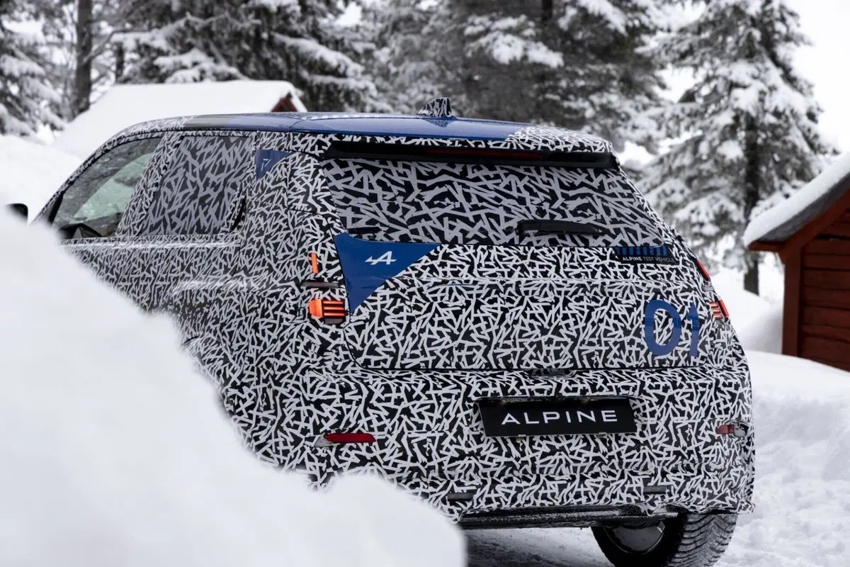 Alpine A290, l’elettrica sportiva di Renault R5 completa i test sulla neve (20)