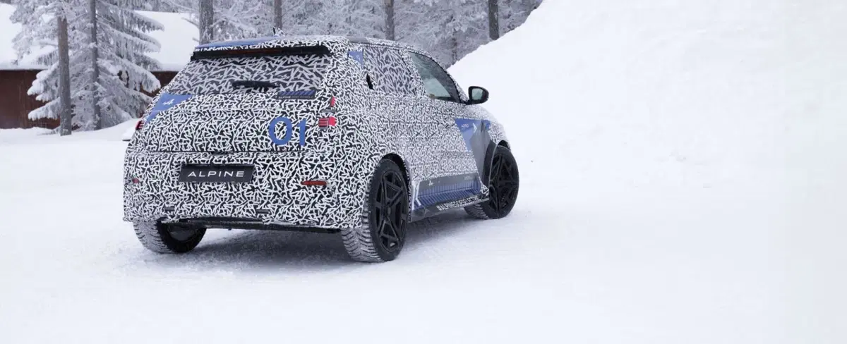 Alpine A290, l’elettrica sportiva di Renault R5 completa i test sulla neve (26)