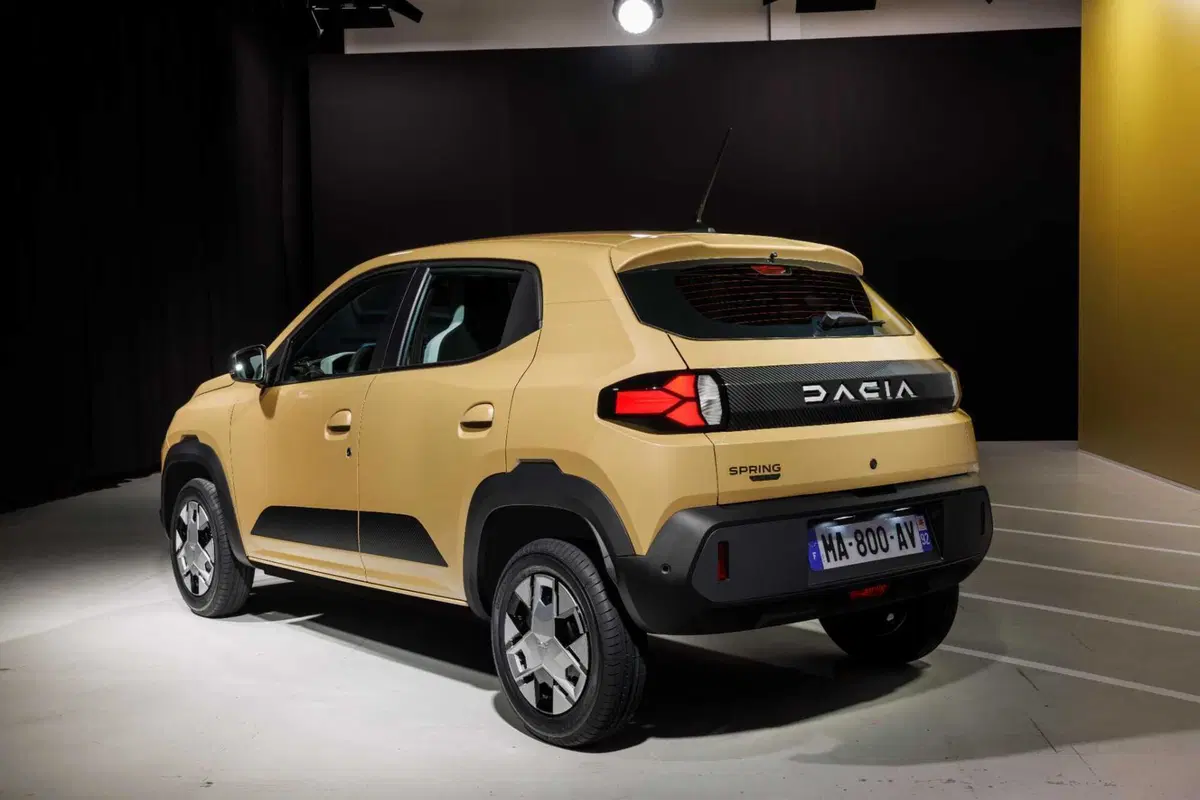 La nuova DACIA SPRING 2024: elettrica, prezzo basso, più digitale [VIDEO] (38)