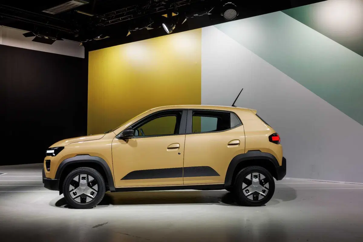 La nuova DACIA SPRING 2024: elettrica, prezzo basso, più digitale [VIDEO] (39)