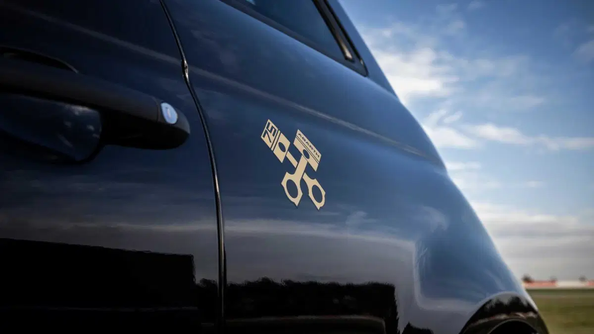 Abarth 695 1.4 t-jet 75° Anniversario 180cv (23)