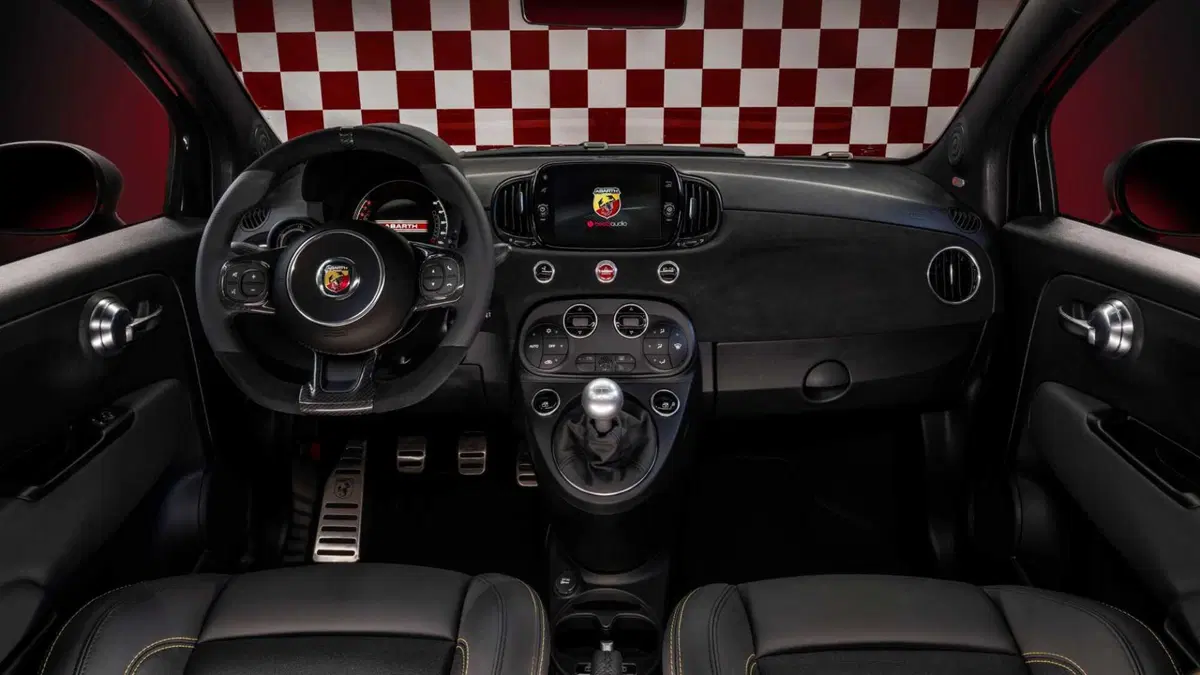 Abarth 695 1.4 t-jet 75° Anniversario 180cv (14)