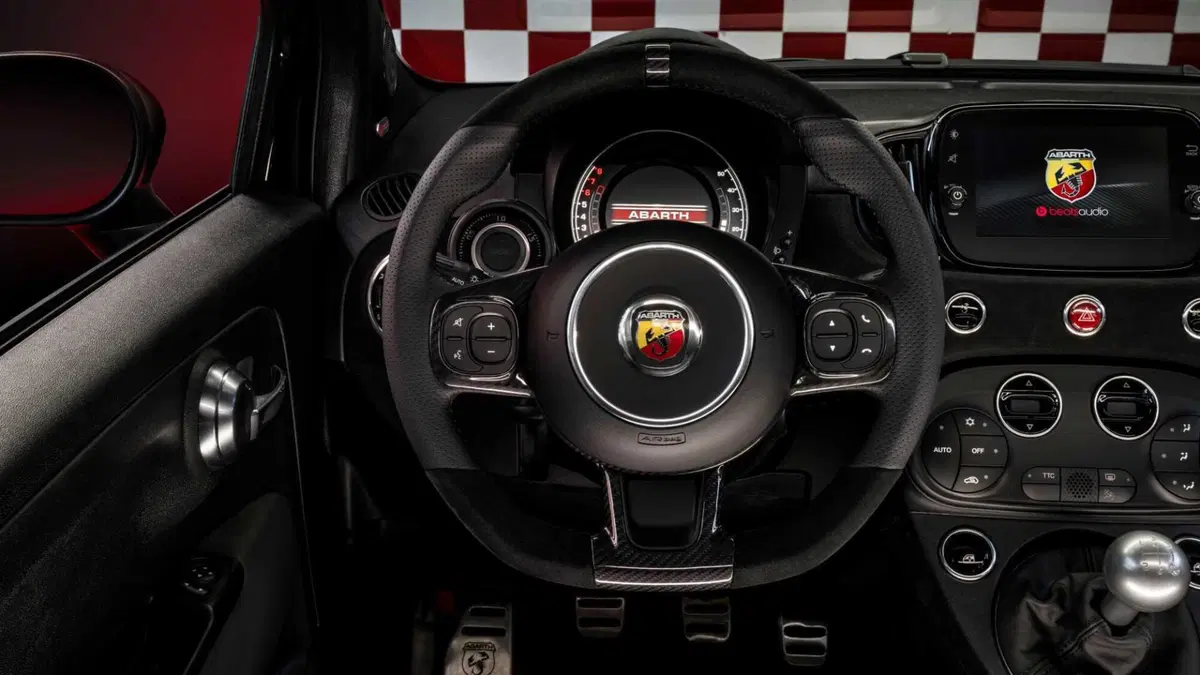 Abarth 695 1.4 t-jet 75° Anniversario 180cv (17)