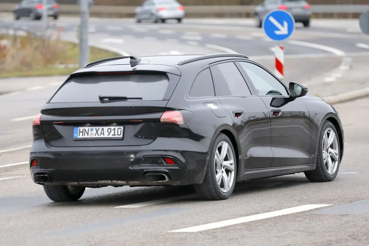 Audi A5 Avant, ecco la nuova generazione [Foto Spia] (12)
