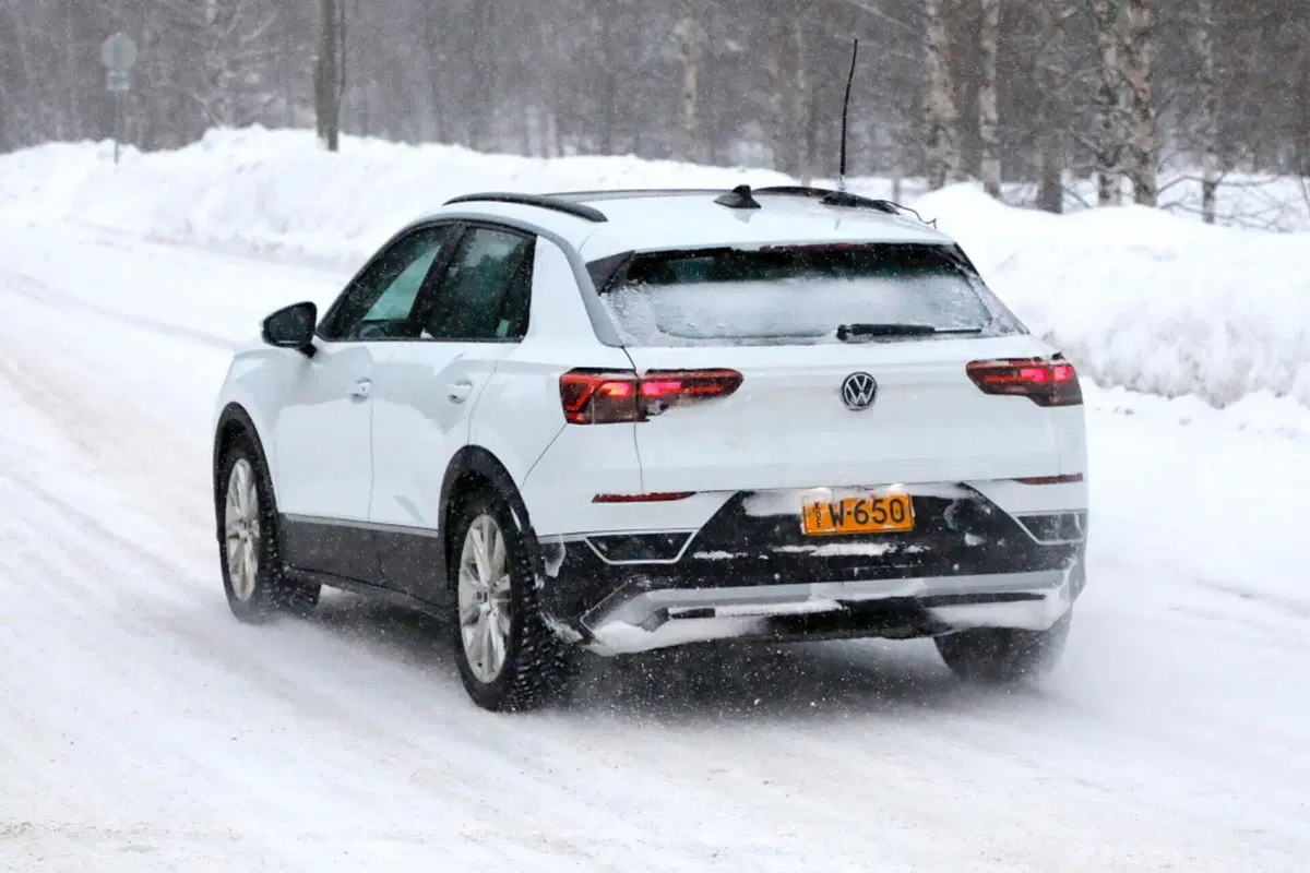 Volkswagen T-Roc, ecco la nuova generazione [Foto Spia] (4)