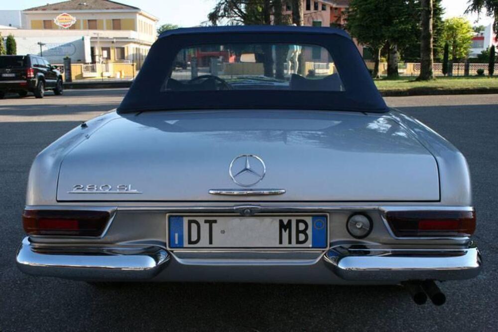 Mercedes-Benz 280 SL pagoda d'epoca a Mantova (5)