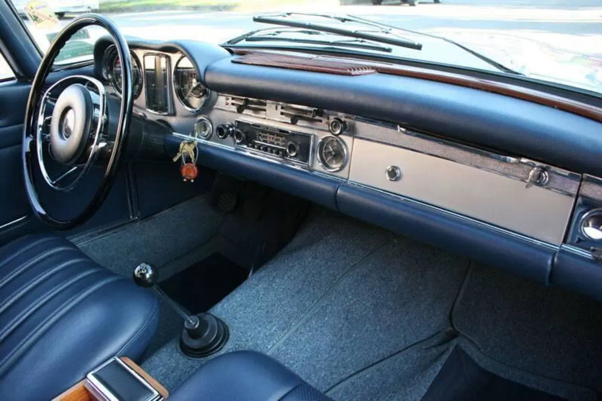 Mercedes-Benz 280 SL pagoda d'epoca a Mantova (16)