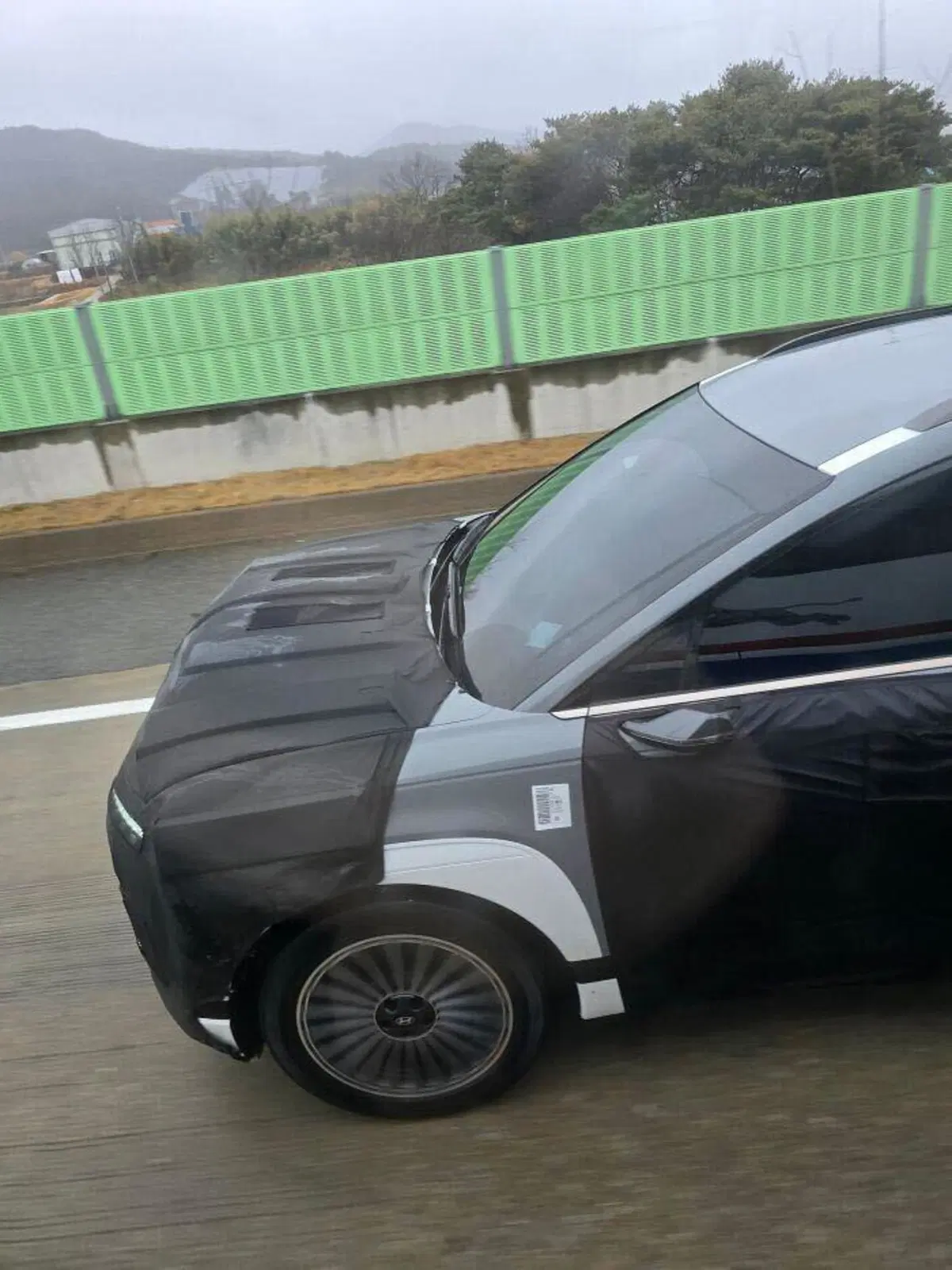 Hyundai Ioniq 7: a giugno arriva la coreana a sette posti (4)