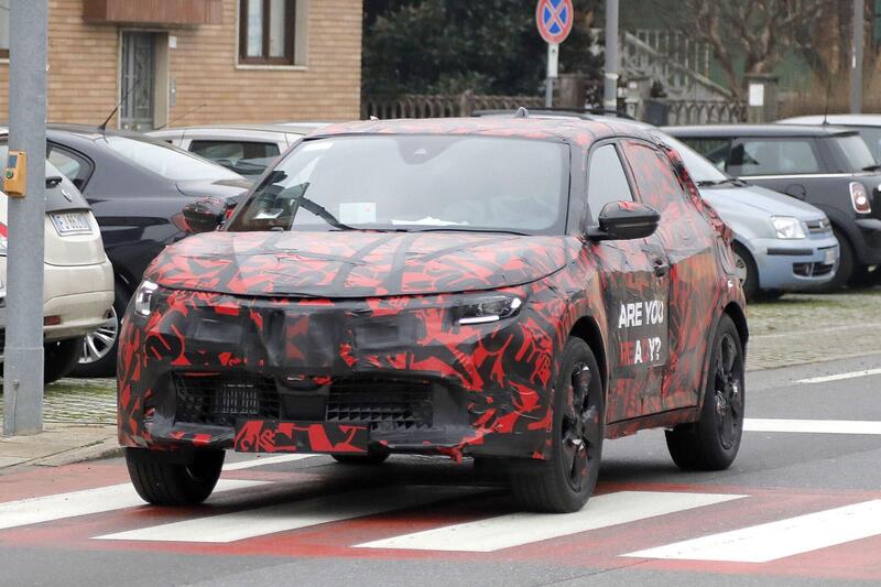 Alfa Romeo Milano: avvistato il prototipo a benzina [Foto Spia]