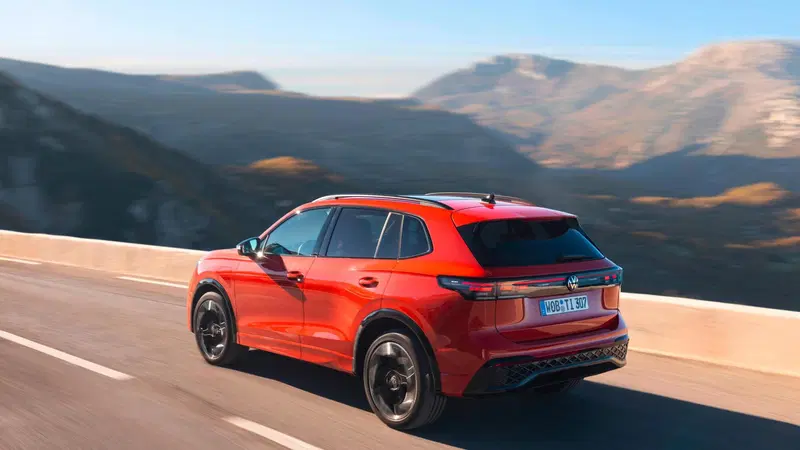 Volkswagen Tiguan, il nostro test in video della versione plug-in