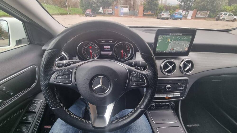 Mercedes-Benz GLA SUV 200 d Automatic Executive  del 2019 usata a Rieti (2)