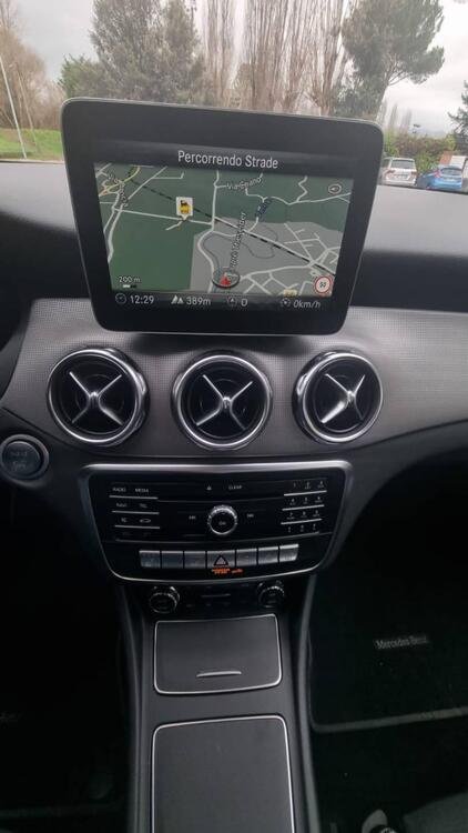Mercedes-Benz GLA SUV 200 d Automatic Executive  del 2019 usata a Rieti (3)