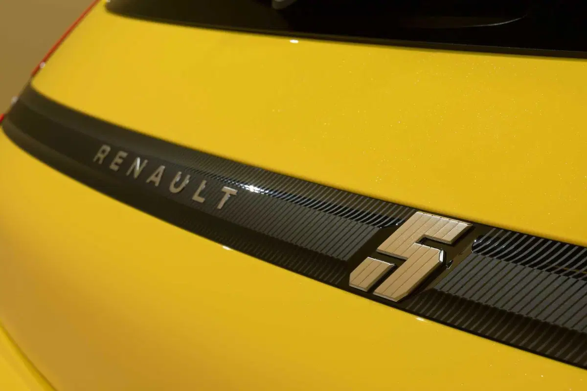 Nuova Renault 5 E-Tech: l'elettrica pop è finalmente arrivata! (8)