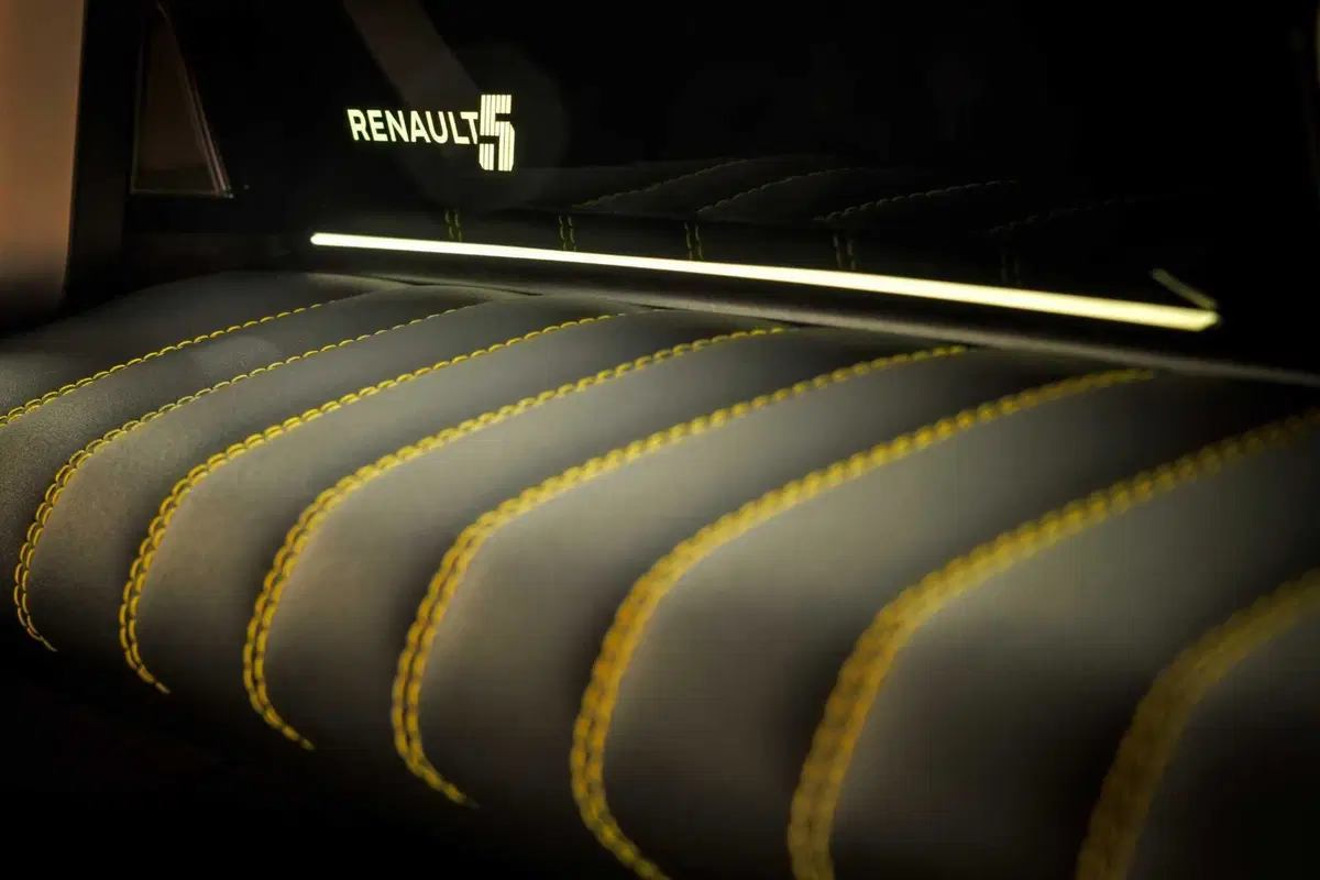 Nuova Renault 5 E-Tech: l'elettrica pop è finalmente arrivata! (13)