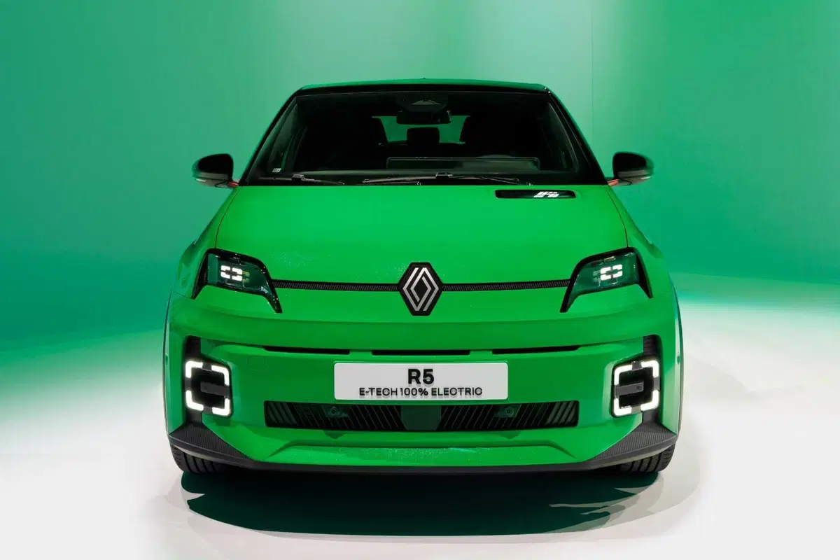 Nuova Renault 5 E-Tech: l'elettrica pop è finalmente arrivata! (18)