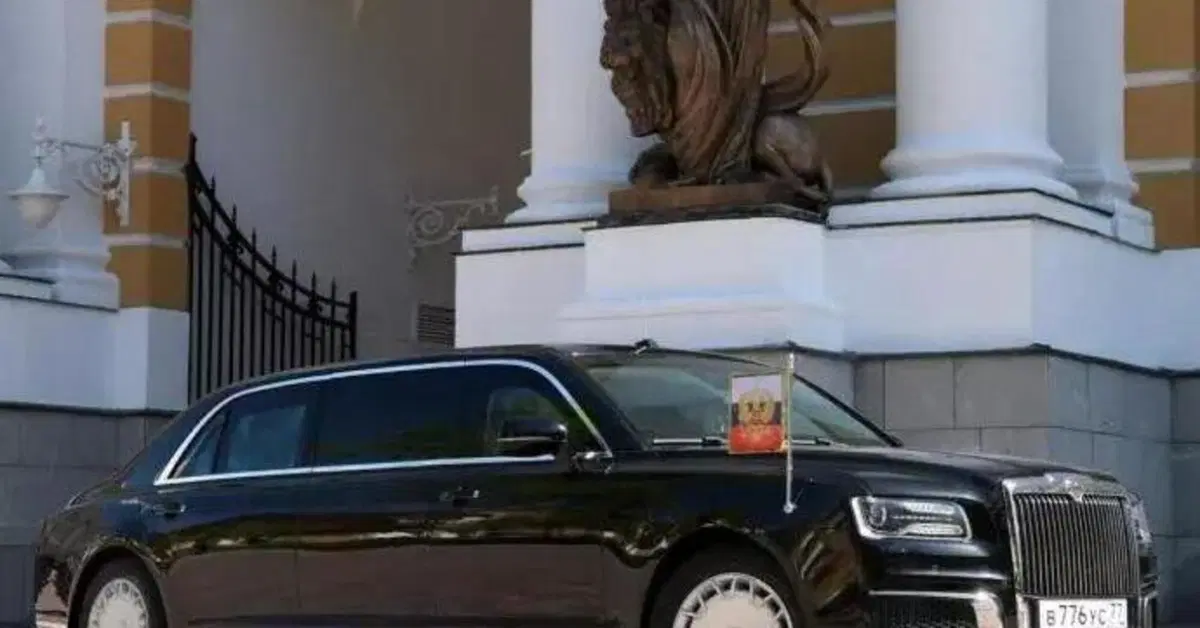 Vladimir Putin regala un'auto usata al leader coreano Kim Jong-Un