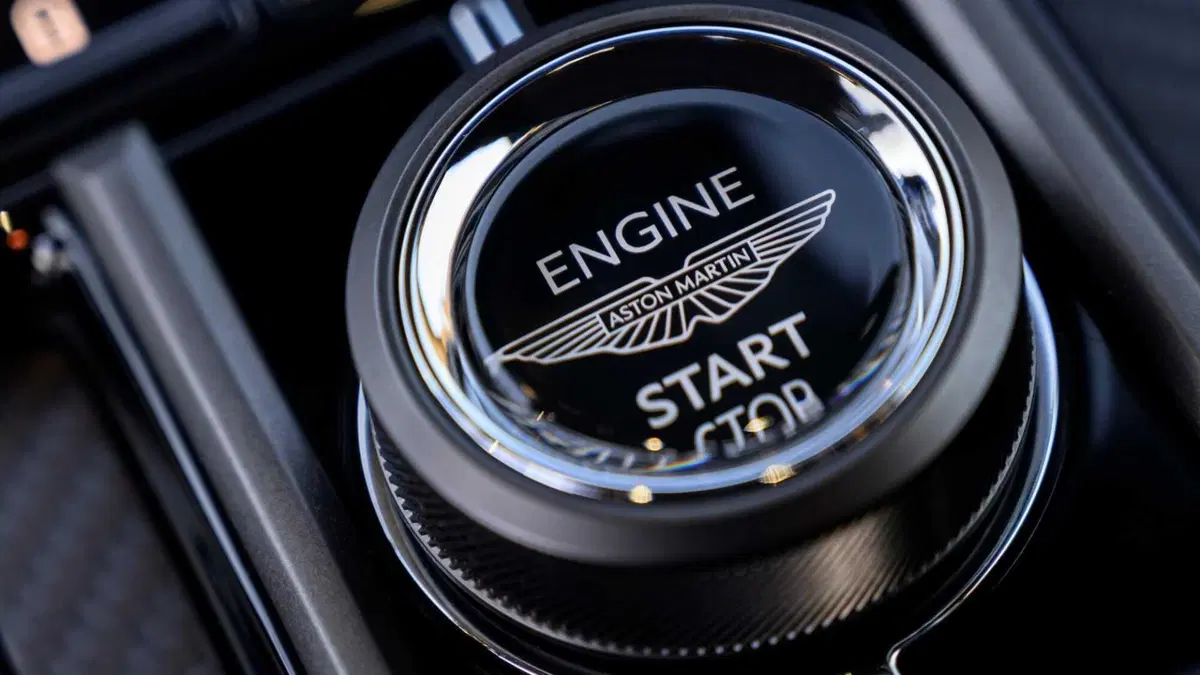 Aston Martin Vantage Coupé Vantage Coupe 4.0 V8 auto (23)