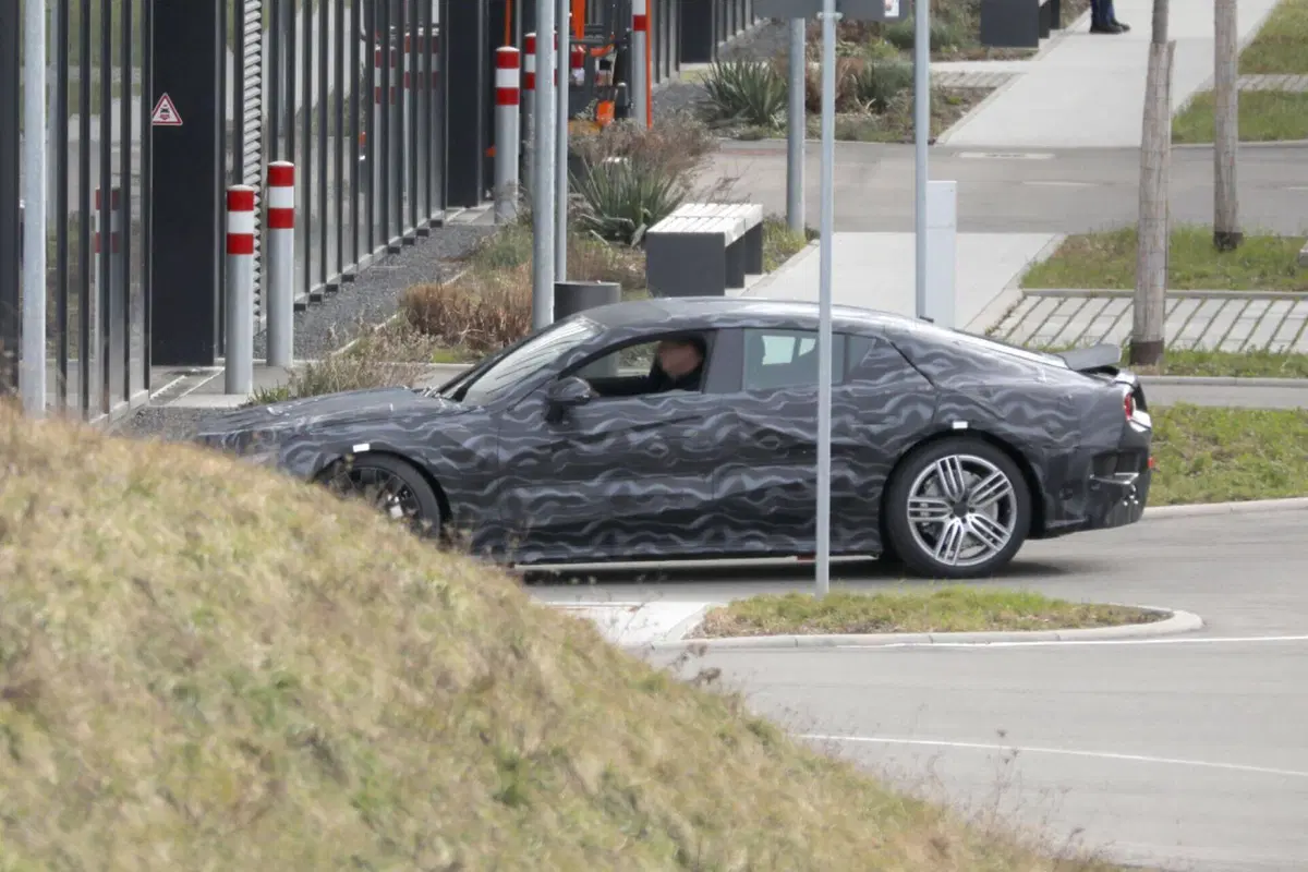 Mercedes AMG GT 4 porte, ecco il prototipo della prima elettrica sportiva [Foto Spia] (7)