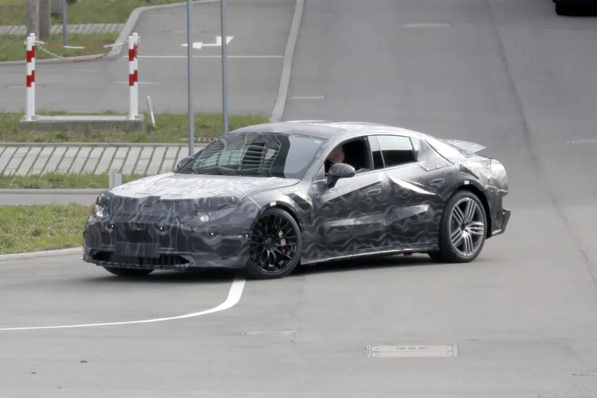 Mercedes AMG GT 4 porte, ecco il prototipo della prima elettrica sportiva [Foto Spia] (8)