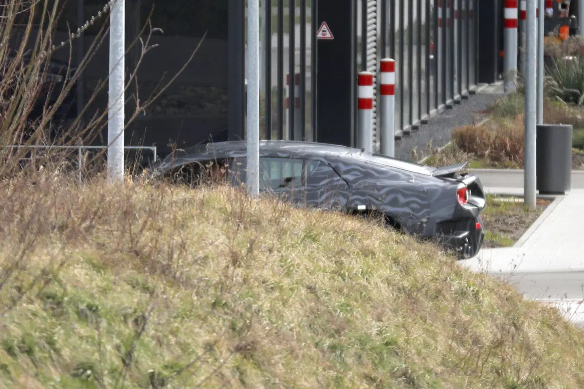 Mercedes AMG GT 4 porte, ecco il prototipo della prima elettrica sportiva [Foto Spia] (9)
