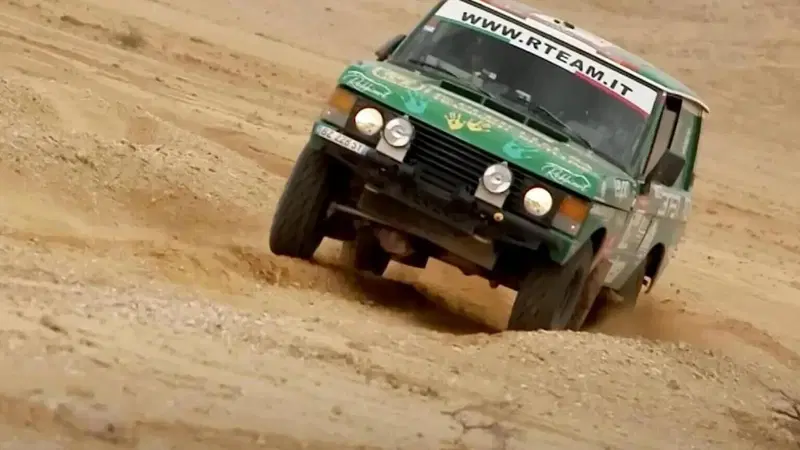 All'asta una Range Rover V8 che ha corso la Dakar