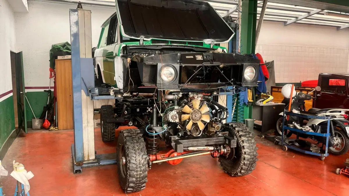 All'asta una Range Rover V8 che ha corso la Dakar