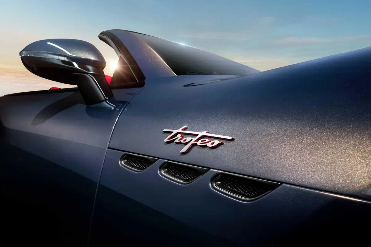 Maserati GranCabrio, motore V6 della MC20 da 442 CV e anche elettrica
