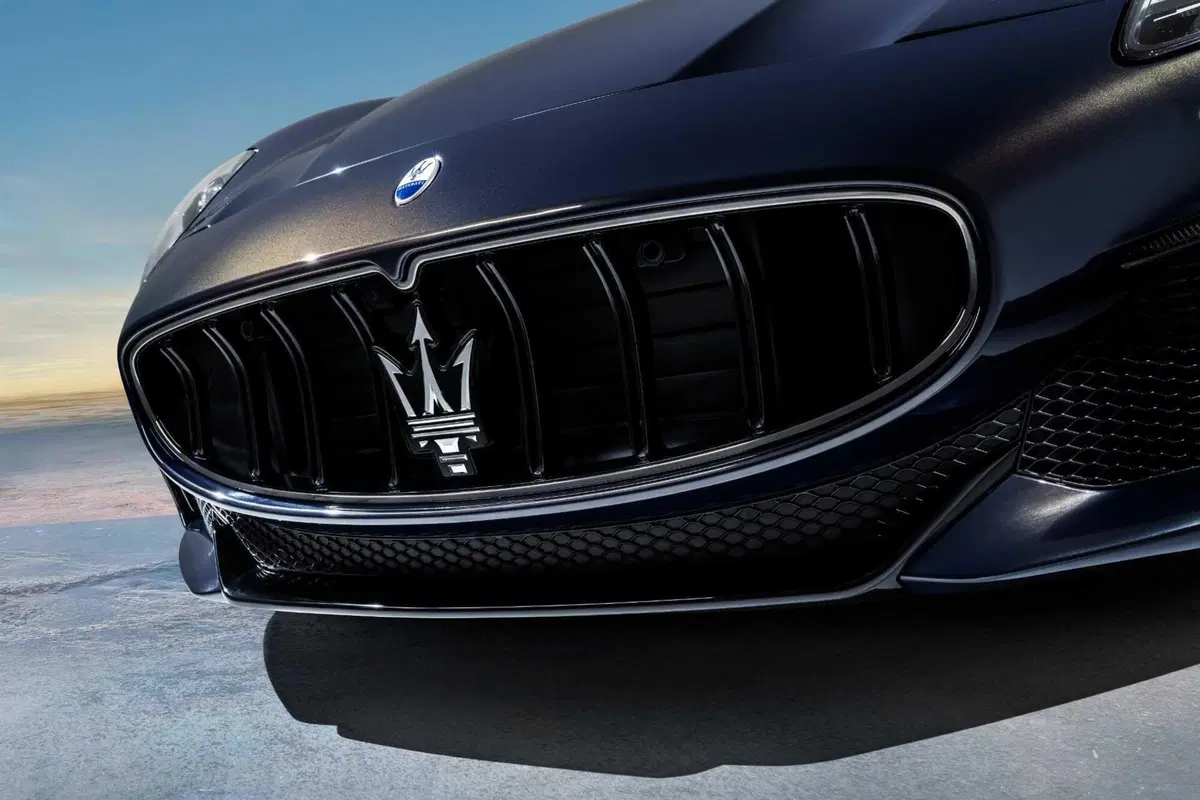 Maserati GranCabrio, motore V6 della MC20 da 442 CV e anche elettrica (3)