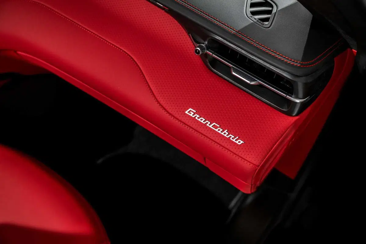 Maserati GranCabrio, motore V6 della MC20 da 442 CV e anche elettrica (5)