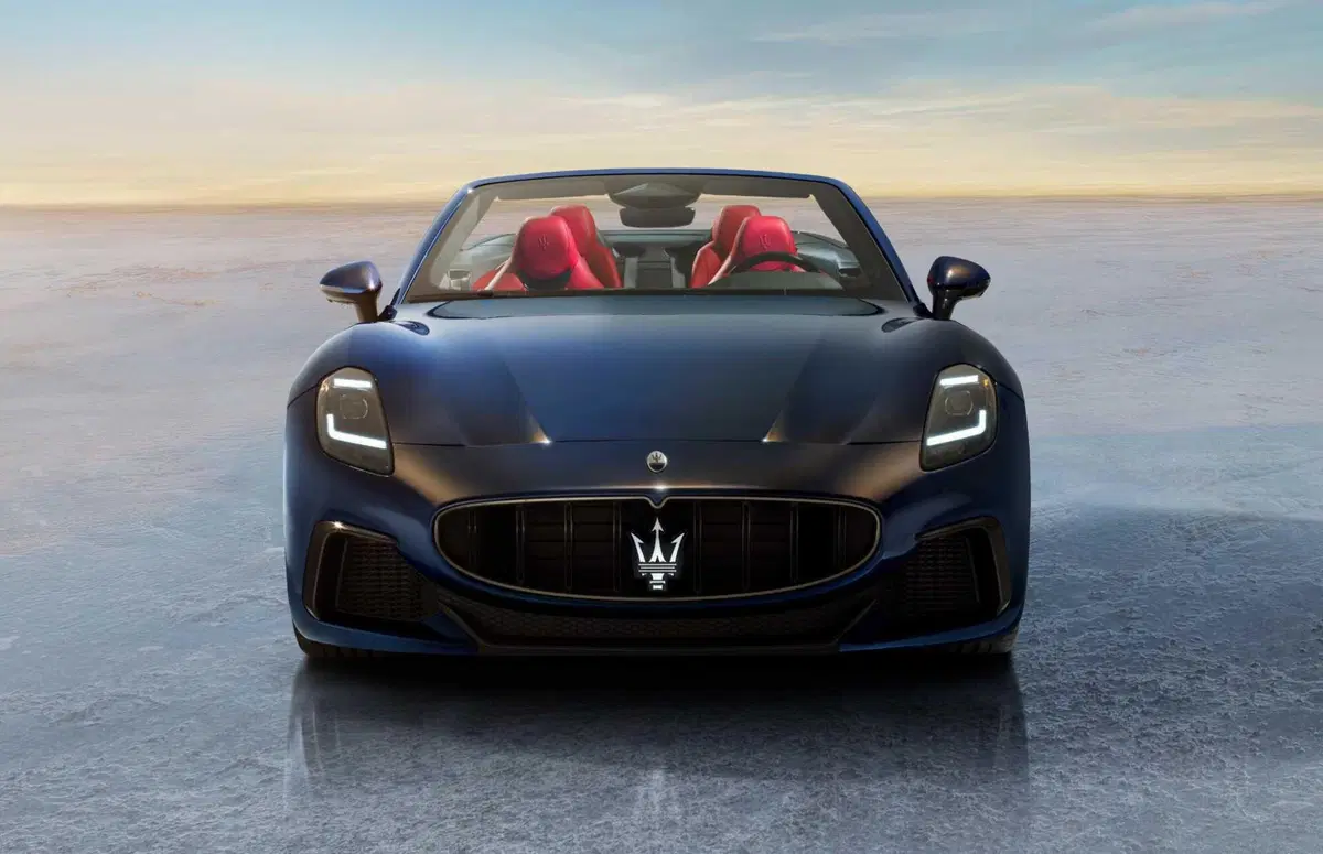 Maserati GranCabrio, motore V6 della MC20 da 442 CV e anche elettrica (10)