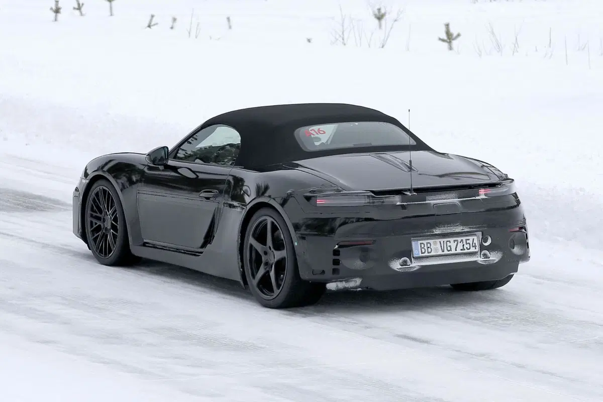 Nuova Porsche Boxster, la nuova generazione sarà elettrica [Foto Spia] (4)