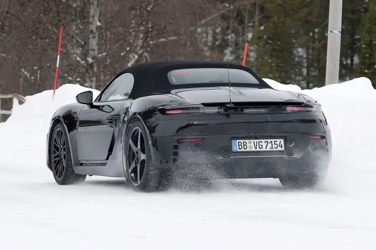 Nuova Porsche Boxster, la nuova generazione sarà elettrica [Foto Spia] (6)