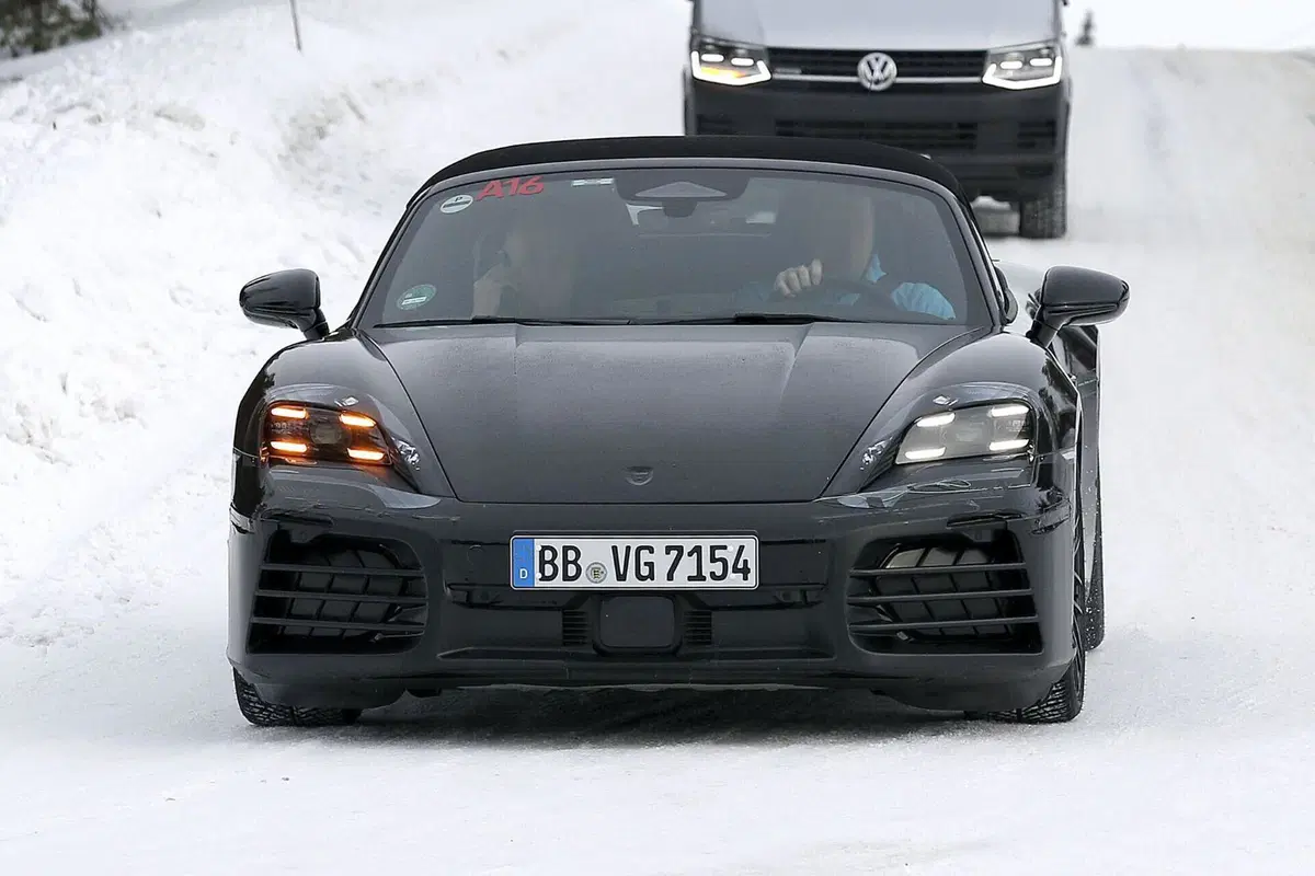 Nuova Porsche Boxster, la nuova generazione sarà elettrica [Foto Spia] (7)