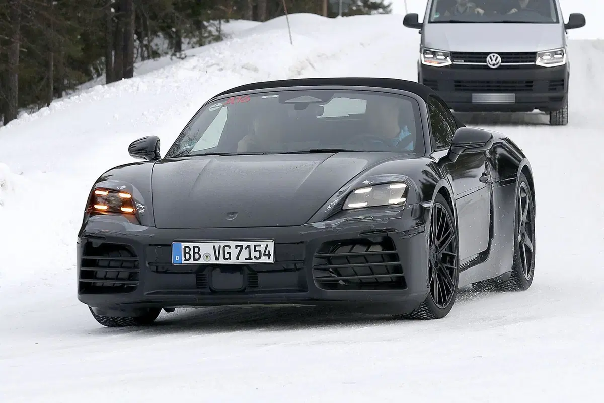 Nuova Porsche Boxster, la nuova generazione sarà elettrica [Foto Spia] (8)