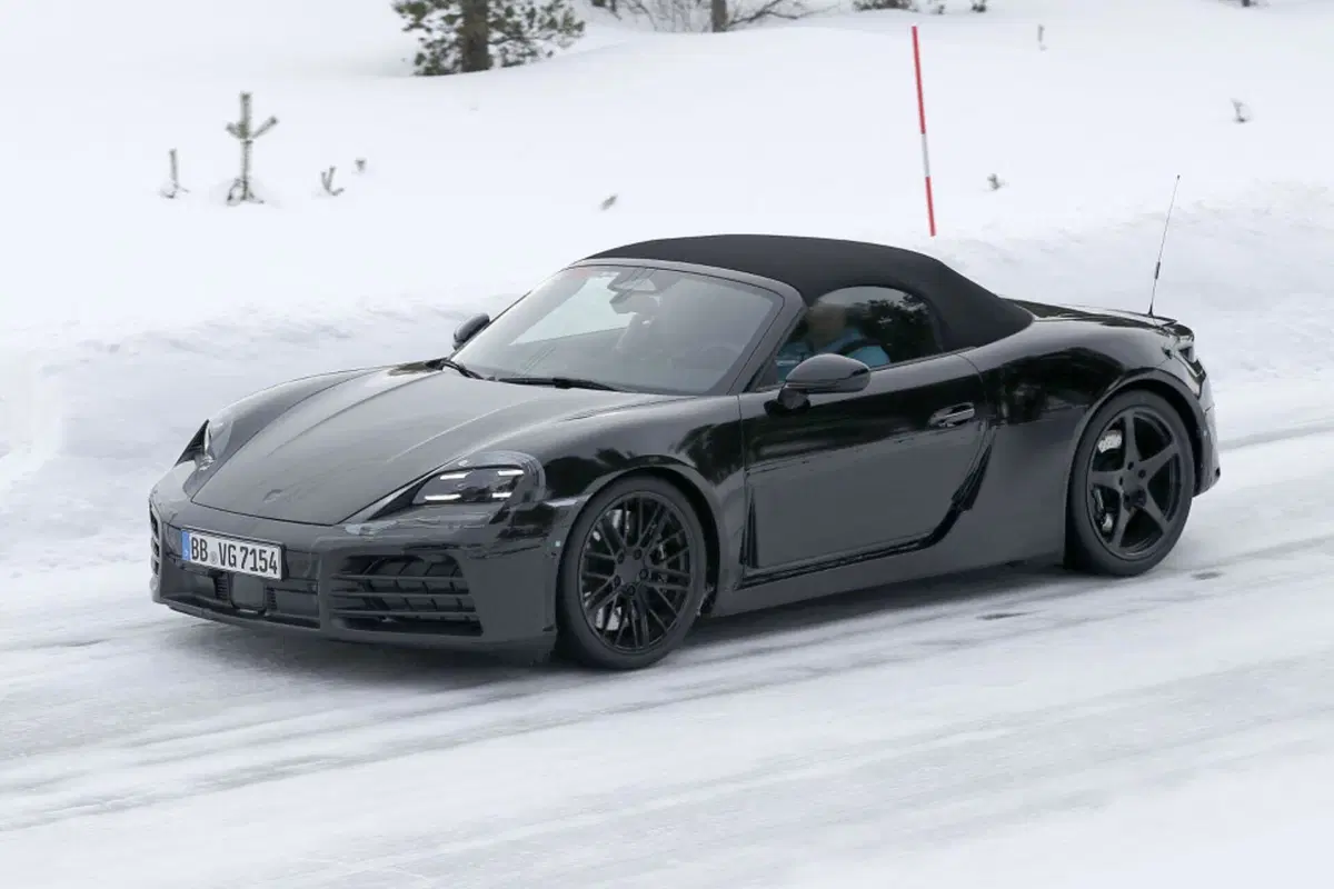 Nuova Porsche Boxster, la nuova generazione sarà elettrica [Foto Spia] (10)