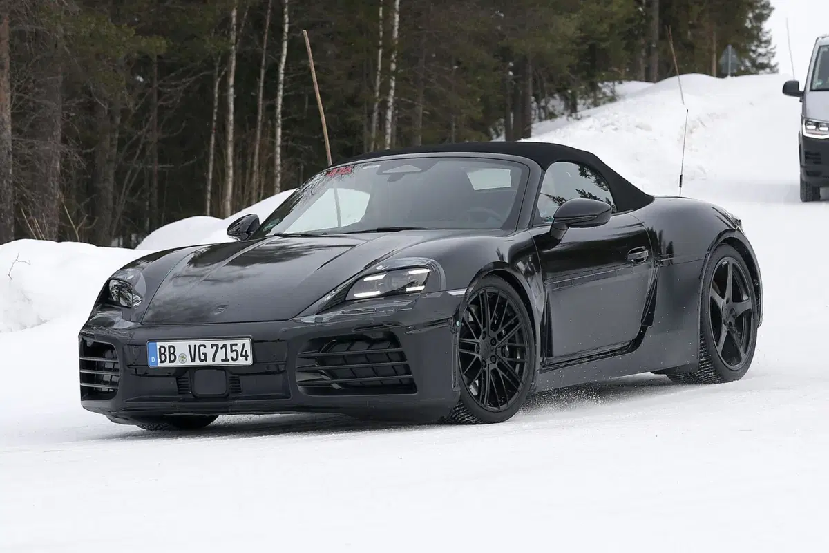 Nuova Porsche Boxster, la nuova generazione sarà elettrica [Foto Spia] (16)