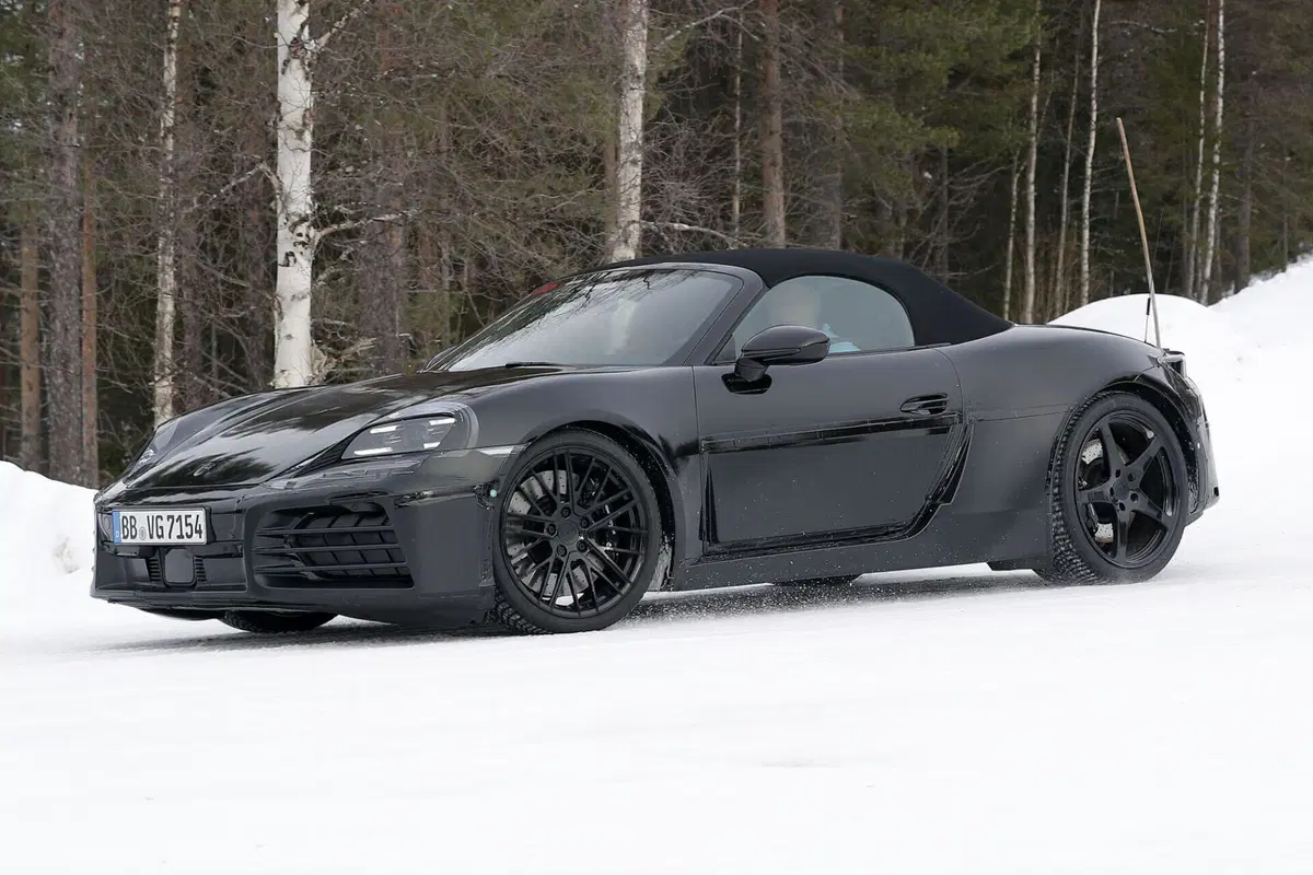 Nuova Porsche Boxster, la nuova generazione sarà elettrica [Foto Spia] (17)