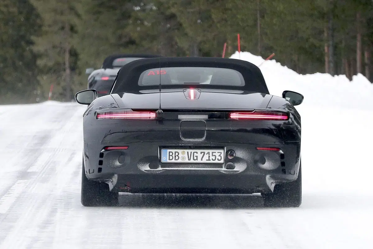 Nuova Porsche Boxster, la nuova generazione sarà elettrica [Foto Spia] (18)
