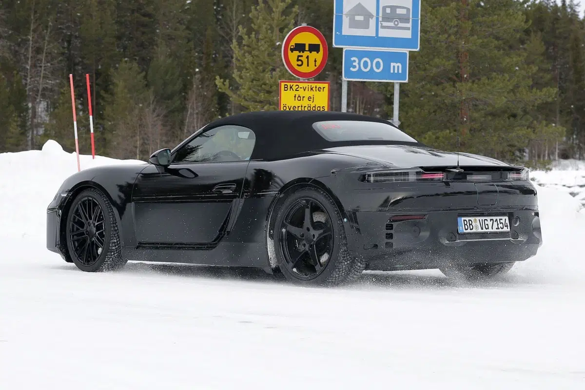 Nuova Porsche Boxster, la nuova generazione sarà elettrica [Foto Spia] (22)