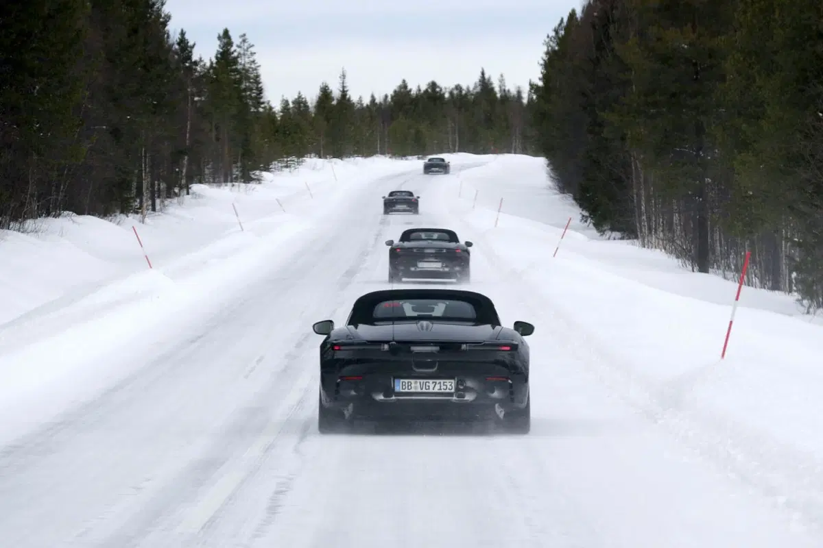 Nuova Porsche Boxster, la nuova generazione sarà elettrica [Foto Spia] (25)
