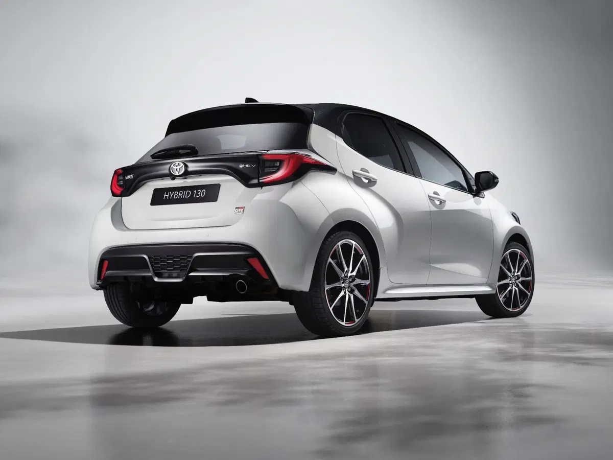 Nuova Toyota Yaris: motorizzazioni, allestimenti, optional e prezzi. Guida all’acquisto (28)