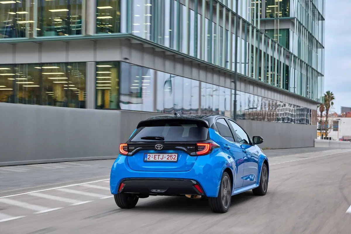 Toyota Yaris arriva a 130 CV ibridi e migliora in tutto [VIDEO] (4)