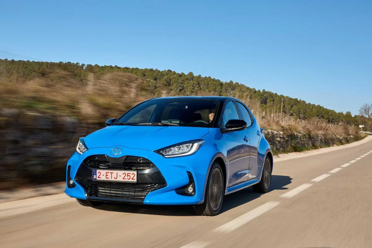 Toyota Yaris arriva a 130 CV ibridi e migliora in tutto [VIDEO] (6)