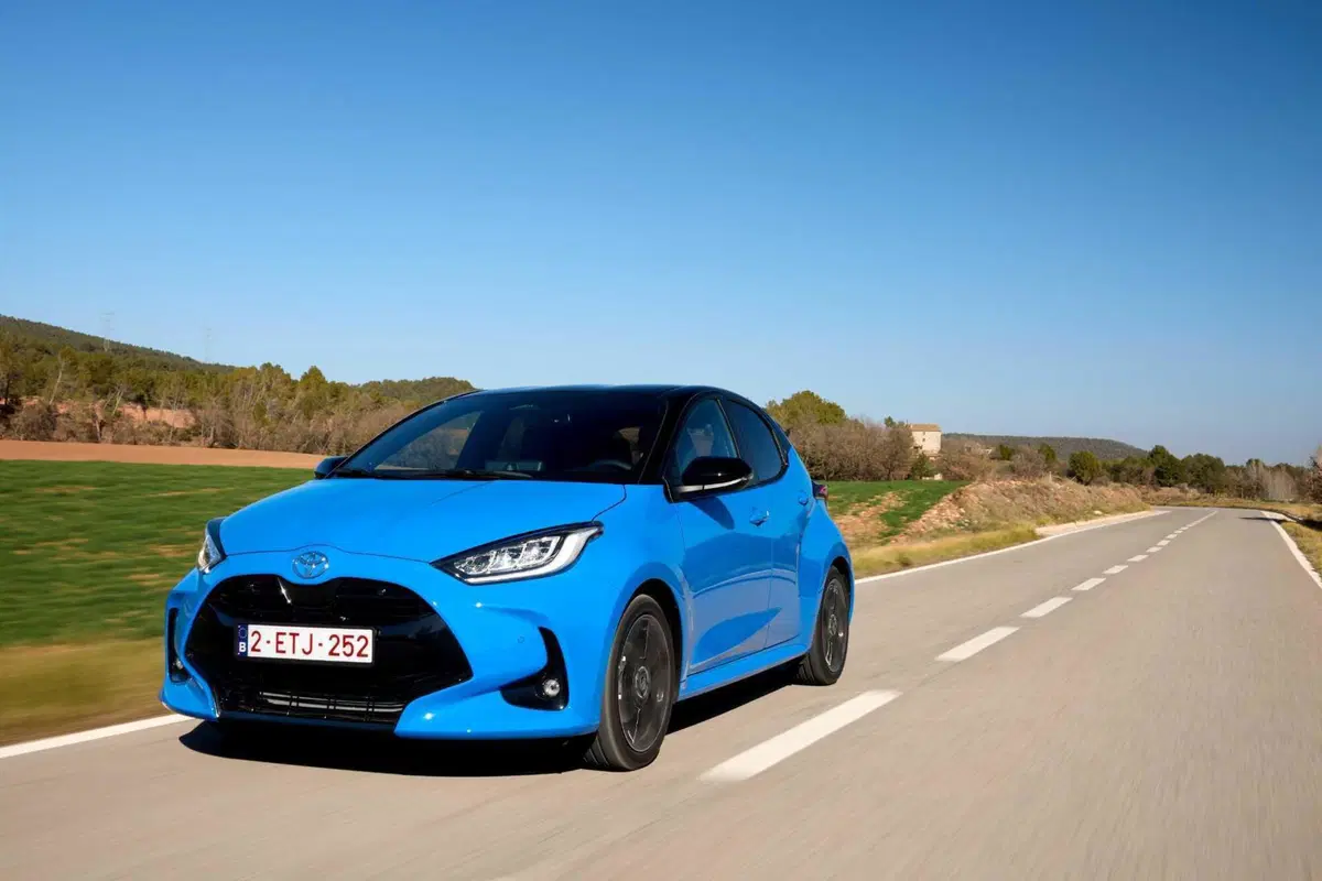 Toyota Yaris arriva a 130 CV ibridi e migliora in tutto [VIDEO] (8)