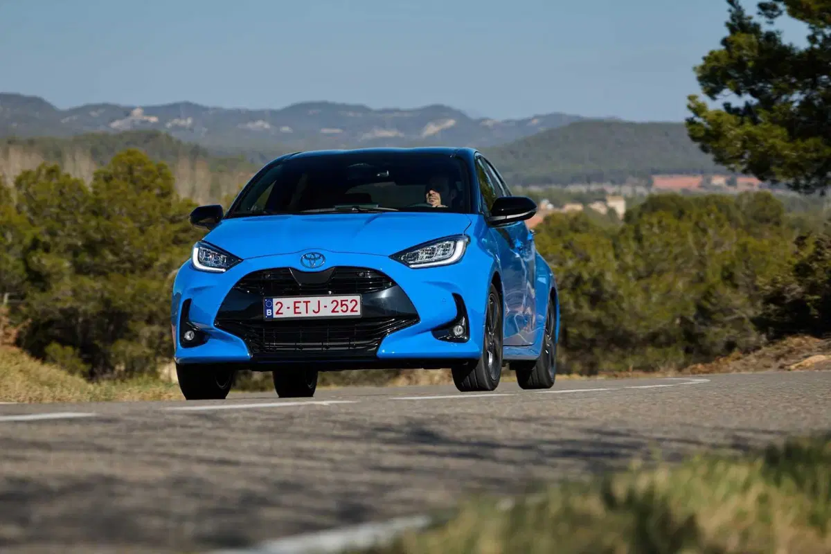 Toyota Yaris arriva a 130 CV ibridi e migliora in tutto [VIDEO] (9)