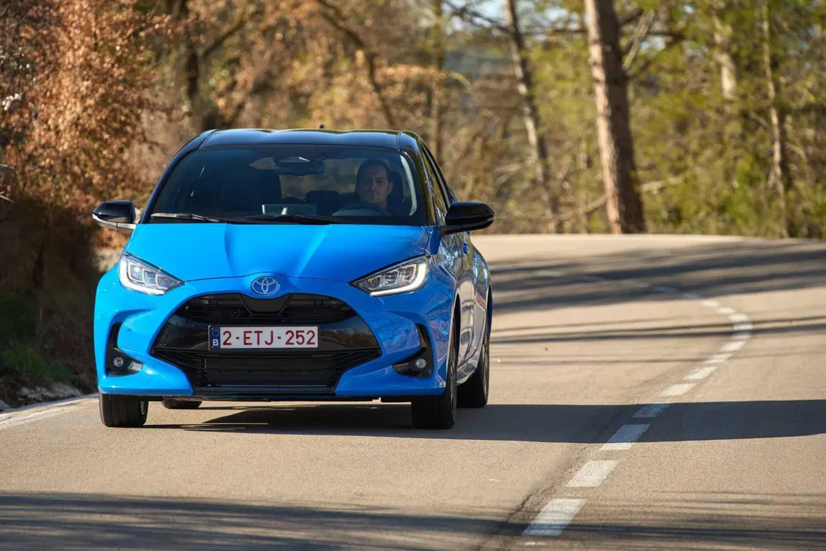 Toyota Yaris arriva a 130 CV ibridi e migliora in tutto [VIDEO] (11)